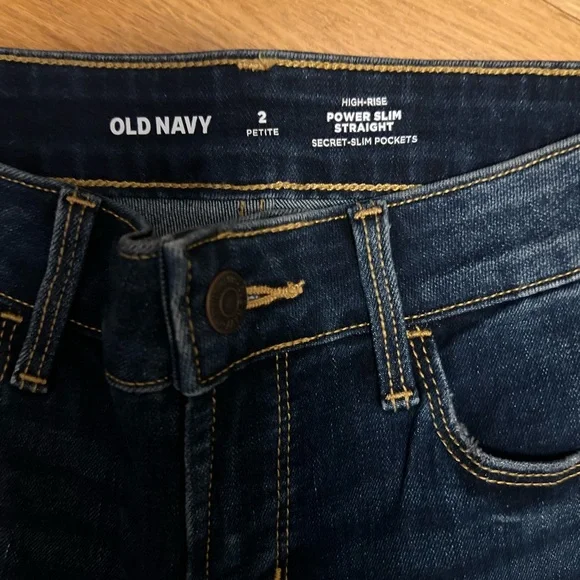 Ladies Size 2P Old Navy Women’s Skinny Jeans in Dark Blue Wash GUC - Picture 2 of 6